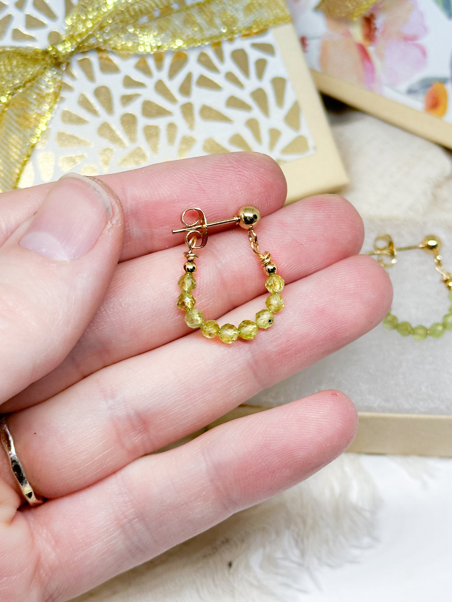 Birthstone hoop earrings August - peridot