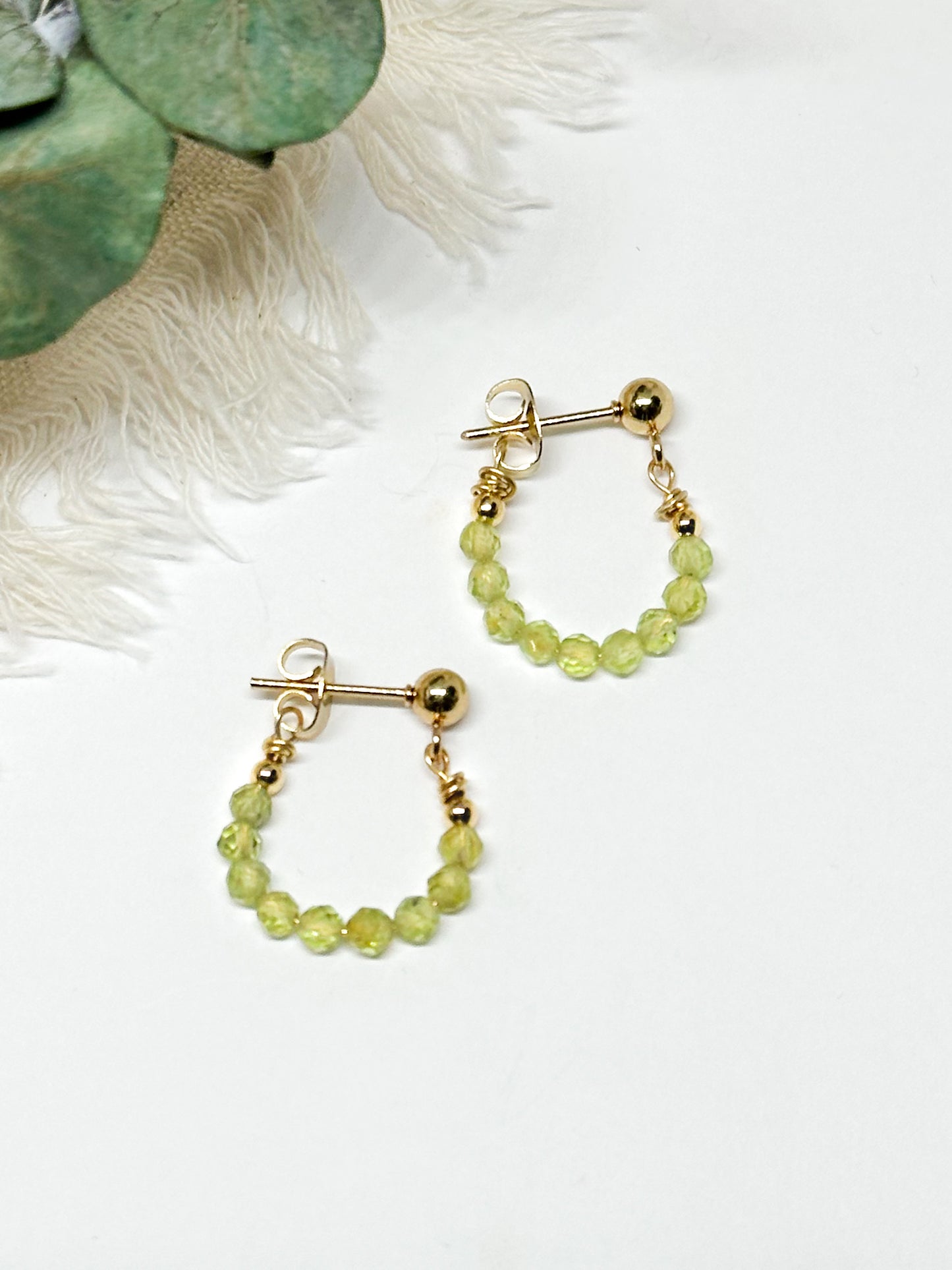 Birthstone hoop earrings August - peridot