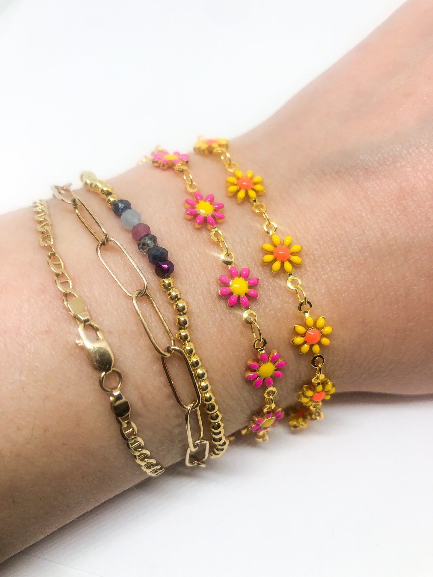 Daisy chain bracelet